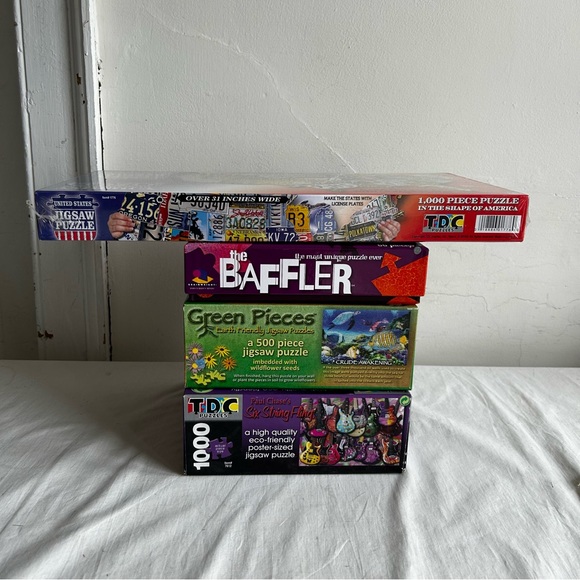 Lot of 4 New Jigsaw Puzzles - Picture 5 of 6